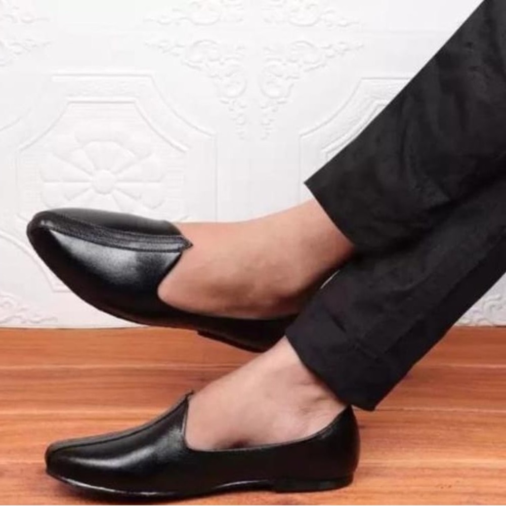 Men Ethnic Indian shoes.